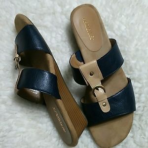 Aerosoles Black, Beige Slip On Sandals